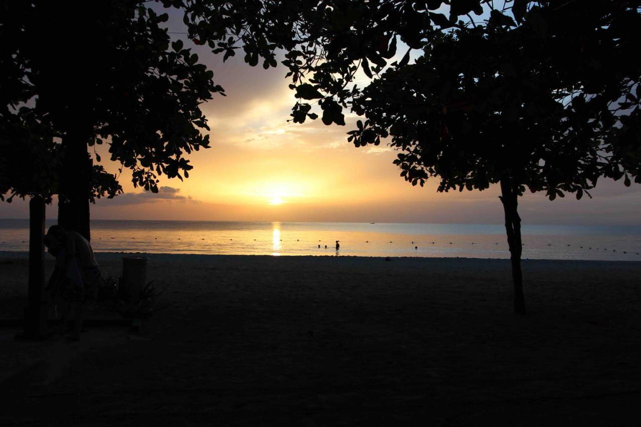 Sand And Blue Seas Negril Exterior photo